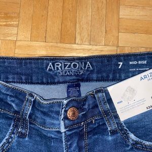Arizona Jean Shorts: 7 Mid-rise